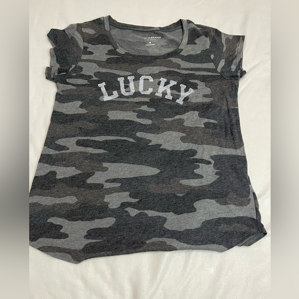 The Lucky Brand Women’s T-Shirt Camo Size M
